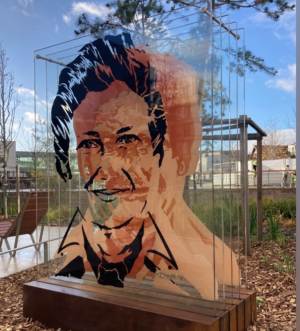 Portrait de Simone VEIL sur verre